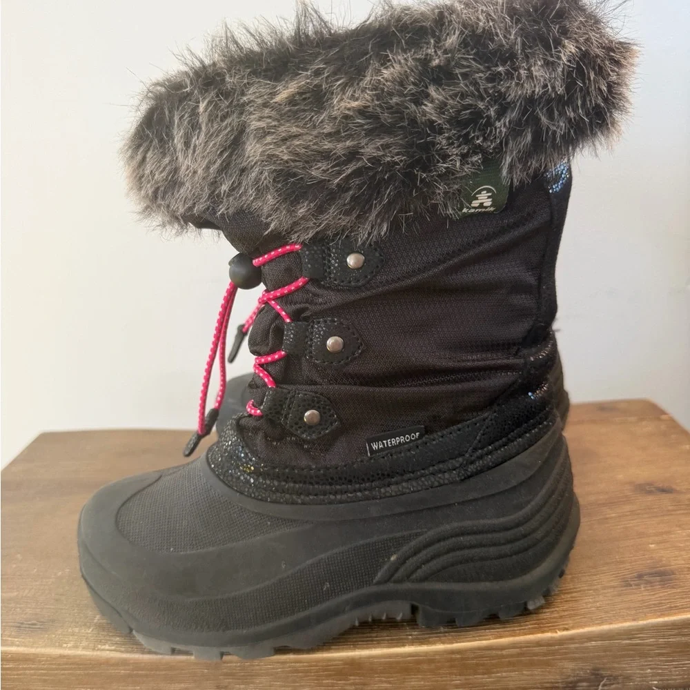 Kamik Black glittery Winter Snow Boots with Faux Fur and Pink Laces size 1